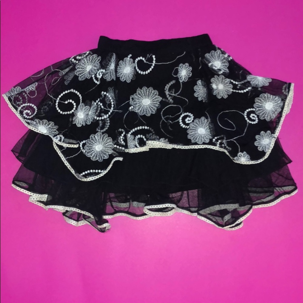 NWOT Mim-Pi BLK layered embroidered girls skirt